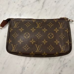 Purse- Luis Vuitton Pochette Accessoires